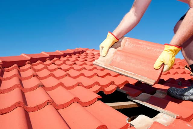 Ile dachówek ceramicznych na 1m²? Poznaj kluczowe informacje i obliczenia Ile dachówek ceramicznych na 1m²? Poznaj kluczowe informacje i obliczenia
